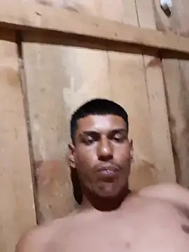 Snapshot of fernandes_v chatting on December 11, 12:12 am fernandes v online show from December 11, 12:12 am