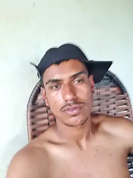 Snapshot of fernandes_v chatting on January 26, 9:18 pm fernandes v online show from January 26, 9:18 pm