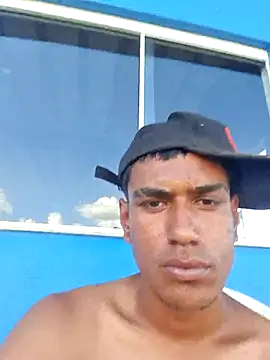 Snapshot of fernandes_v chatting on February 9, 7:30 pm fernandes v online show from February 9, 7:30 pm