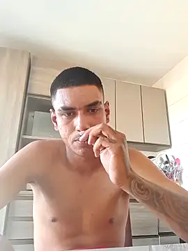 Snapshot of fernandes_v chatting on March 10, 7:40 pm fernandes v online show from March 10, 7:40 pm