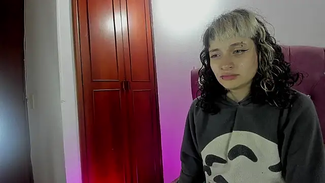 neeko princes online show from October 28, 12:09 pm