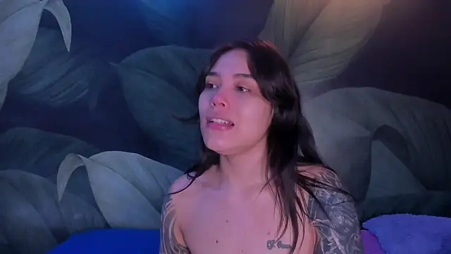 Snapshot of sweett_dirty chatting on November 11, 12:27 pm sweett dirty online show from November 11, 12:27 pm