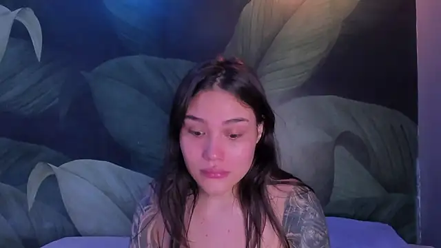 Snapshot of sweett_dirty chatting on November 19, 12:27 pm sweett dirty online show from November 19, 12:27 pm