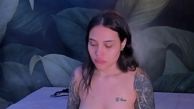 Snapshot of sweett_dirty chatting on January 10, 12:29 pm sweett dirty online show from January 10, 12:29 pm