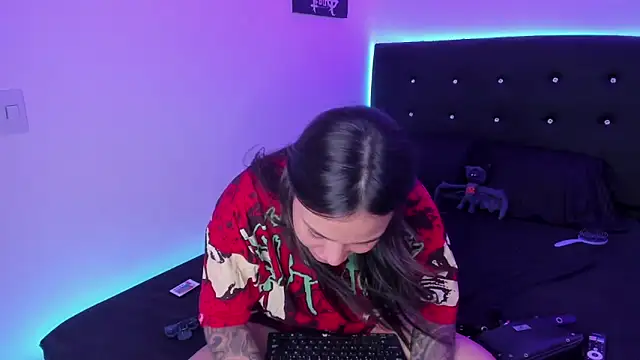 sweett dirty online show from May 17, 3:08 pm