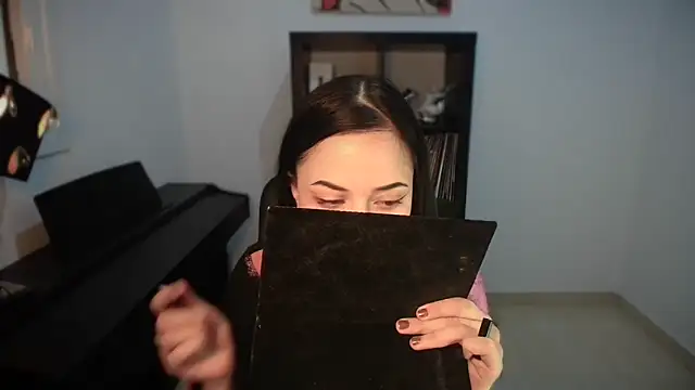 Windy butterfly online show from October 3, 4:48 pm