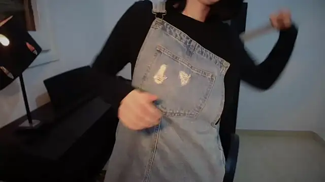 Windy butterfly online show from October 12, 6:40 pm