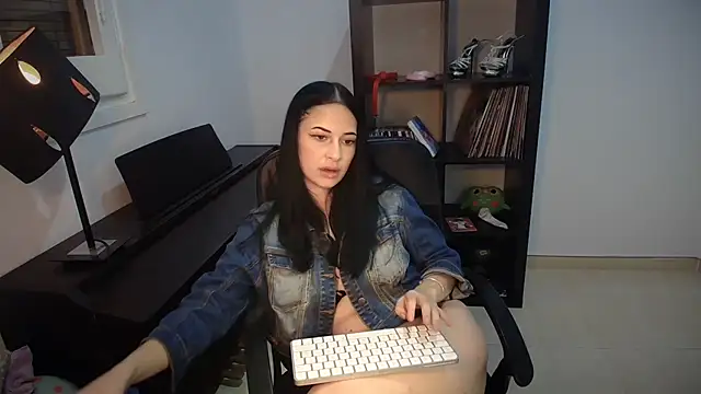 Windy butterfly online show from October 15, 7:03 pm