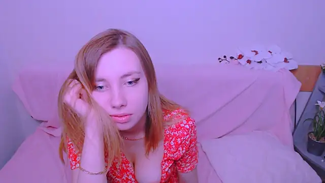 AliceFire  online show from May 7, 9:47 am