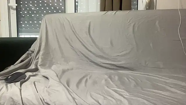 Akismegls online show from April 18, 1:59 pm