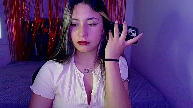 Lia 14  online show from November 25, 7:25 pm