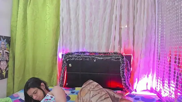 Snapshot of Megan_Miles02 chatting on December 23, 12:46 am Megan Miles02 online show from December 23, 12:46 am