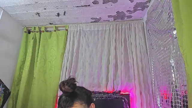 Snapshot of Megan_Miles02 chatting on January 3, 6:33 am Megan Miles02 online show from January 3, 6:33 am