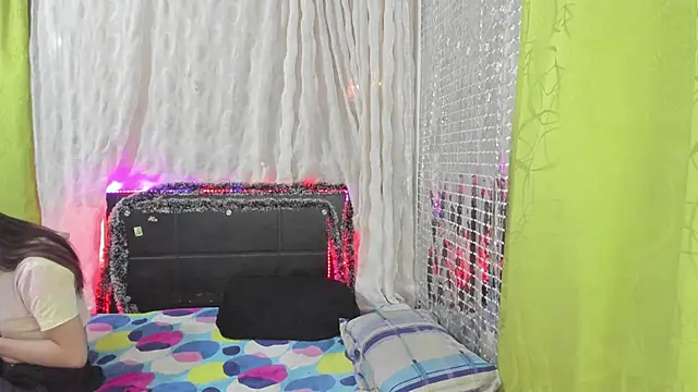 Snapshot of Megan_Miles02 chatting on January 6, 3:20 am Megan Miles02 online show from January 6, 3:20 am