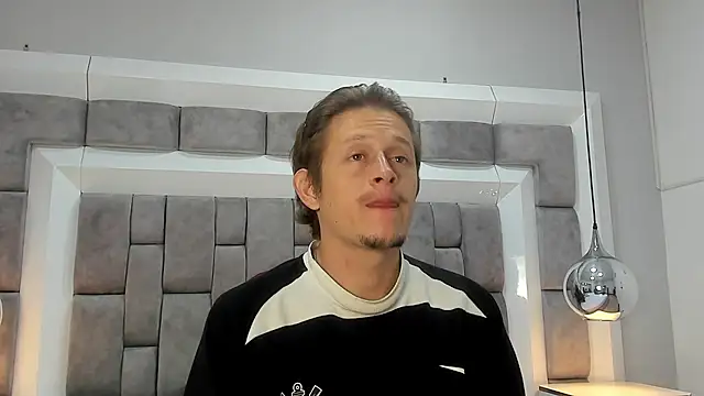 AnthonyAlso online show from November 3, 9:16 pm