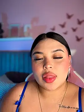 Snapshot of Emily_cooper20 chatting on February 2, 2:32 am Emily cooper20 online show from February 2, 2:32 am