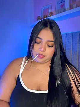 Snapshot of Emily_cooper20 chatting on February 10, 3:54 am Emily cooper20 online show from February 10, 3:54 am