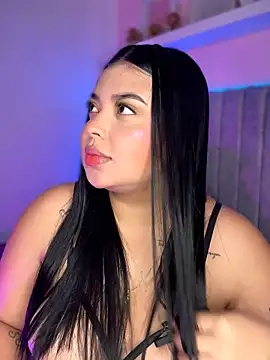 Snapshot of Emily_cooper20 chatting on February 19, 1:23 am Emily cooper20 online show from February 19, 1:23 am