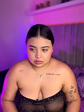 Snapshot of Emily_cooper20 chatting on March 4, 2:17 am Emily cooper20 online show from March 4, 2:17 am