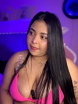 Snapshot of Emily_cooper20 chatting on March 25, 1:33 am Emily cooper20 online show from March 25, 1:33 am