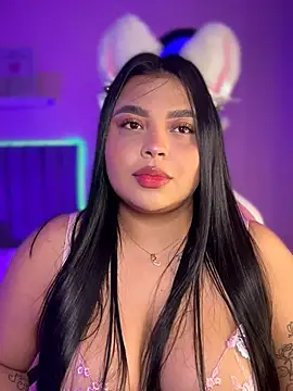 Snapshot of Emily_cooper20 chatting on April 6, 2:09 am Emily cooper20 online show from April 6, 2:09 am