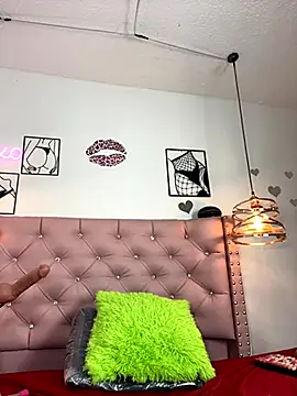 Snapshot of antonella87 chatting on September 24, 8:34 pm antonella87 online show from September 24, 8:34 pm