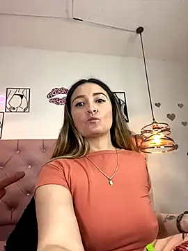 Snapshot of antonella87 chatting on October 7, 10:40 pm antonella87 online show from October 7, 10:40 pm