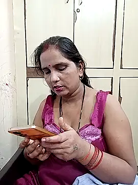 Snapshot of reemacouple007 chatting on October 4, 10:13 am reemacouple007 online show from October 4, 10:13 am