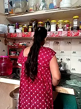 Snapshot of reemacouple007 chatting on October 13, 3:28 am reemacouple007 online show from October 13, 3:28 am