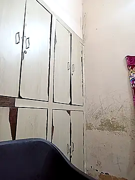 Snapshot of reemacouple007 chatting on October 15, 8:14 am reemacouple007 online show from October 15, 8:14 am