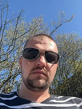 freenki41 online show from April 8, 1:33 pm