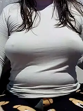 Snapshot of Elaa_Su chatting on December 2, 2:09 am Elaa Su online show from December 2, 2:09 am