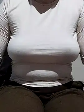 Snapshot of Elaa_Su chatting on January 31, 10:21 pm Elaa Su online show from January 31, 10:21 pm