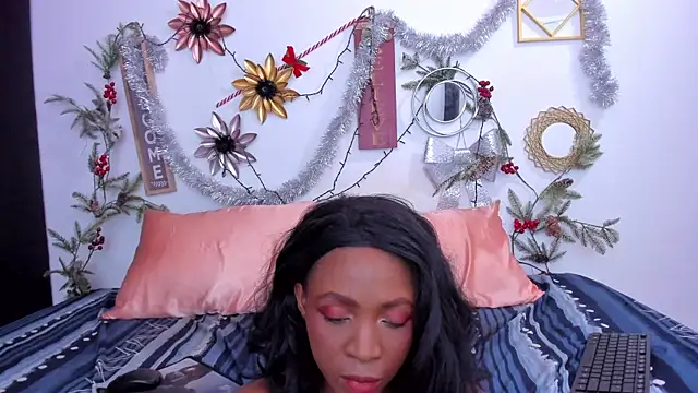 Snapshot of lexy_thomsom chatting on January 12, 9:30 am lexy thomsom online show from January 12, 9:30 am