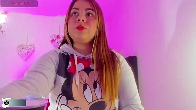 Snapshot of little_tifanny82 chatting on October 1, 9:43 pm little tifanny82 online show from October 1, 9:43 pm