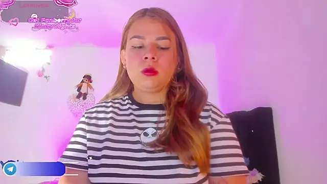 Snapshot of little_tifanny82 chatting on December 16, 1:27 pm little tifanny82 online show from December 16, 1:27 pm