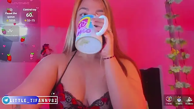 Snapshot of little_tifanny82 chatting on January 12, 2:33 pm little tifanny82 online show from January 12, 2:33 pm