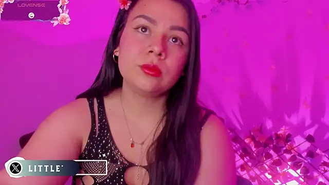 Snapshot of little_tifanny82 chatting on April 13, 12:54 pm little tifanny82 online show from April 13, 12:54 pm