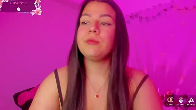 Snapshot of little_tifanny82 chatting on April 17, 1:58 pm little tifanny82 online show from April 17, 1:58 pm