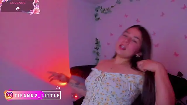 Snapshot of little_tifanny82 chatting on May 23, 2:43 pm little tifanny82 online show from May 23, 2:43 pm
