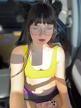 urpuppymoon online show from February 5, 6:56 pm