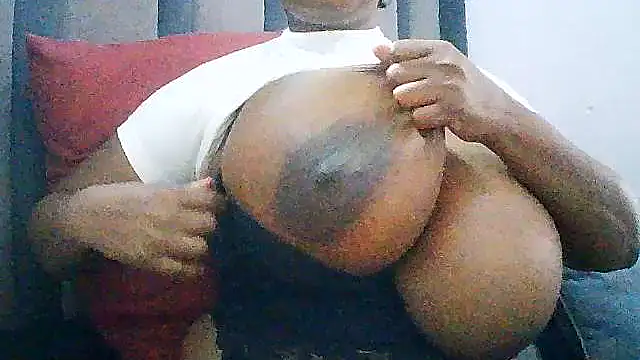 Snapshot of BOOBYXX99 chatting on March 22, 7:23 am BOOBYXX99 online show from March 22, 7:23 am