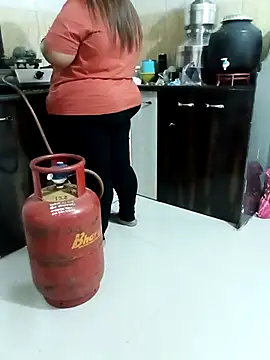 Snapshot of Ravina_patil1 chatting on November 13, 6:29 pm Ravina patil1 online show from November 13, 6:29 pm