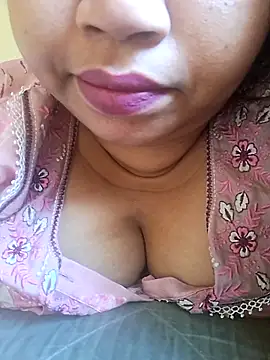 Snapshot of Ravina_patil1 chatting on February 25, 8:46 am Ravina patil1 online show from February 25, 8:46 am