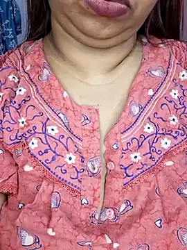 Snapshot of Ravina_patil1 chatting on March 17, 7:28 pm Ravina patil1 online show from March 17, 7:28 pm