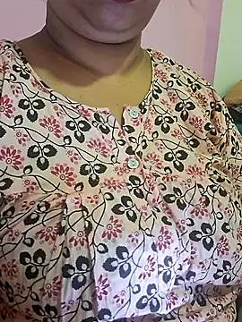 Snapshot of Ravina_patil1 chatting on March 28, 8:03 am Ravina patil1 online show from March 28, 8:03 am