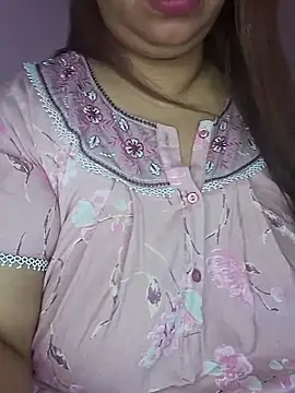 Snapshot of Ravina_patil1 chatting on April 2, 6:44 am Ravina patil1 online show from April 2, 6:44 am