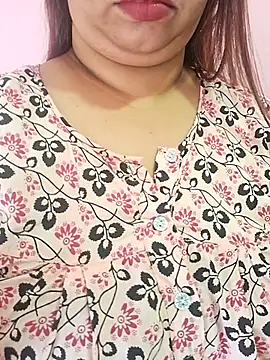 Snapshot of Ravina_patil1 chatting on April 6, 10:05 am Ravina patil1 online show from April 6, 10:05 am