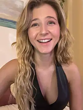 LunaRase online show from December 27, 2:33 pm