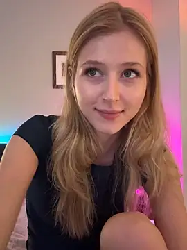 LunaRase online show from May 11, 3:40 pm